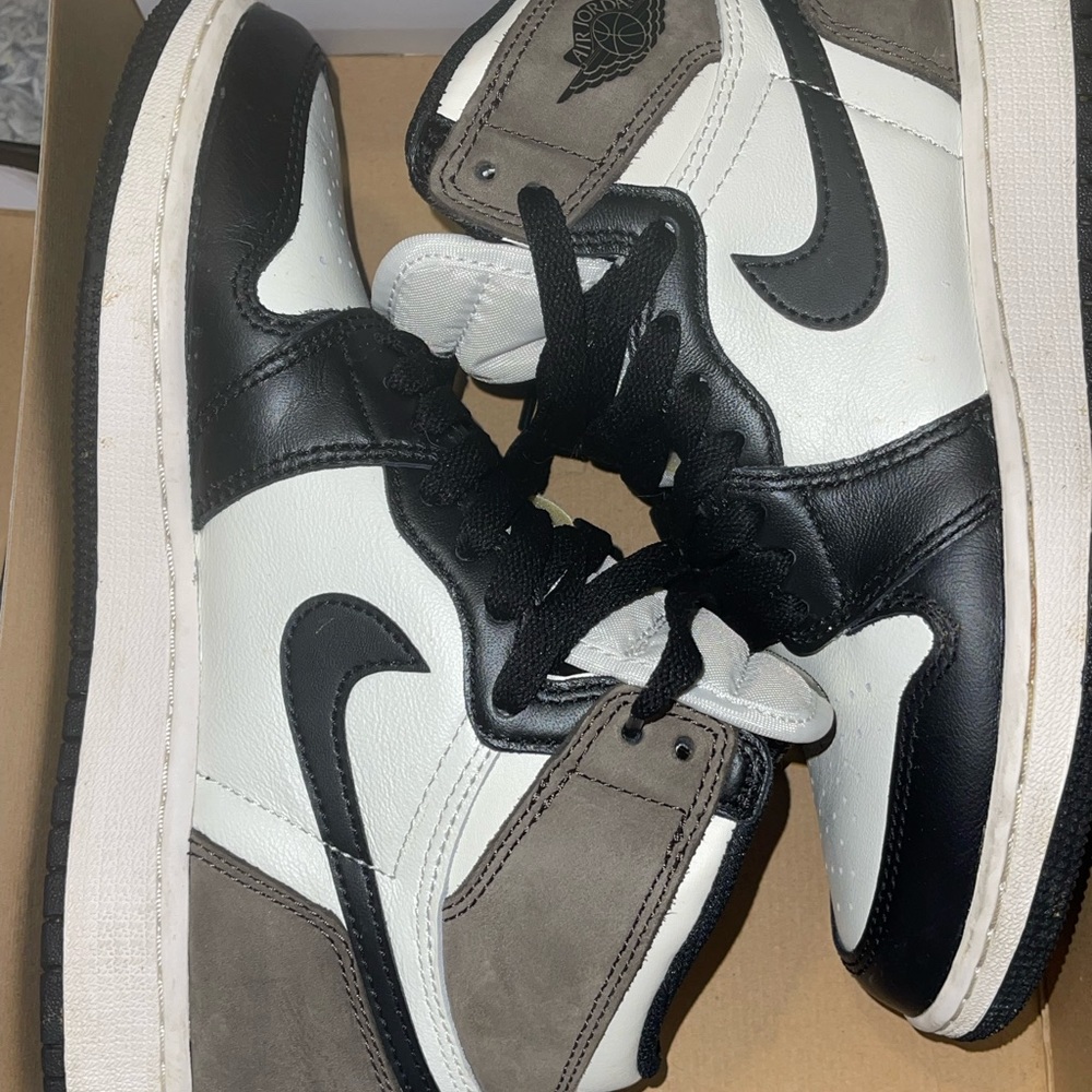 Jordan 1s Retro Mochas